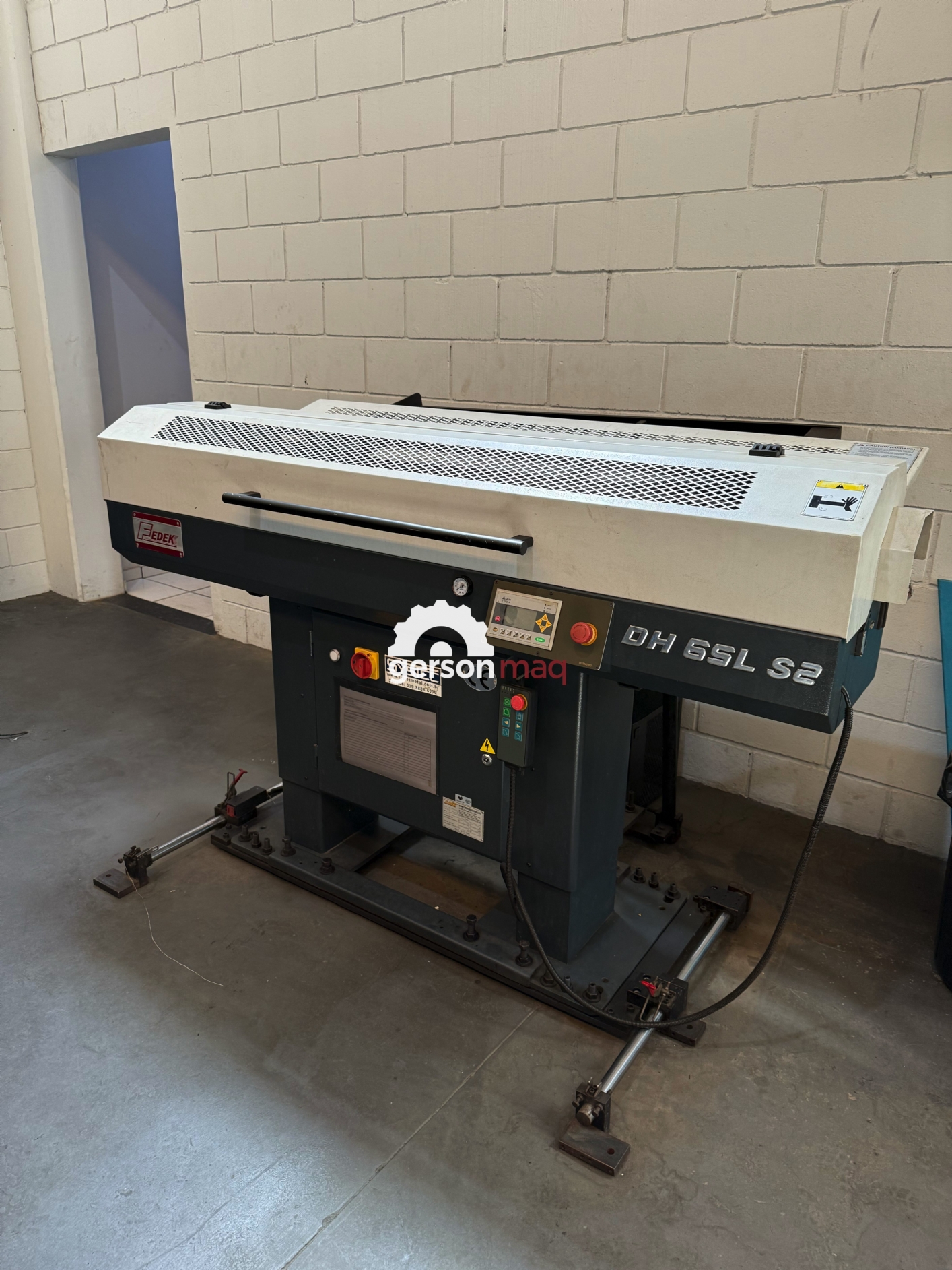 ALIMENTADOR DE BARRAS FEDEK DH 6SLS2 - 1500 mm